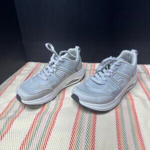 AOV Walking Shoes Woman's Size 8